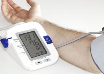 Ο Εντατικός Έλεγχος της Αρτηριακής Πίεσης Μπορεί Να Ωφελήσει τους Ασθενείς με Χρόνια Νεφρική Νόσο: Δεδομένα από την κλινική πράξη 